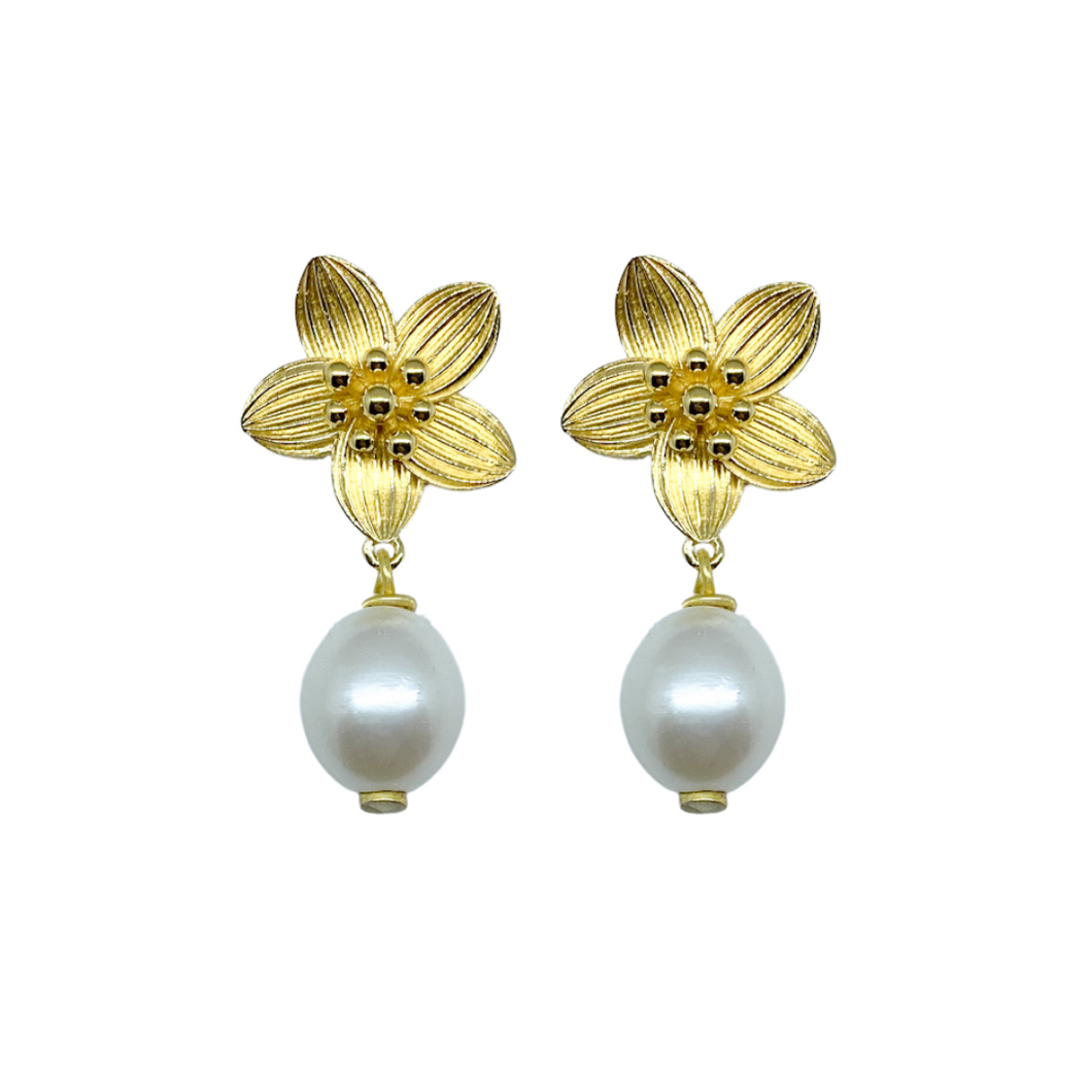 Intricate floral posts with a freshwater pearl drop_m donohue collection