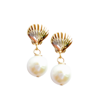 Gold seashell post with freshwater pearl_m donohue collection