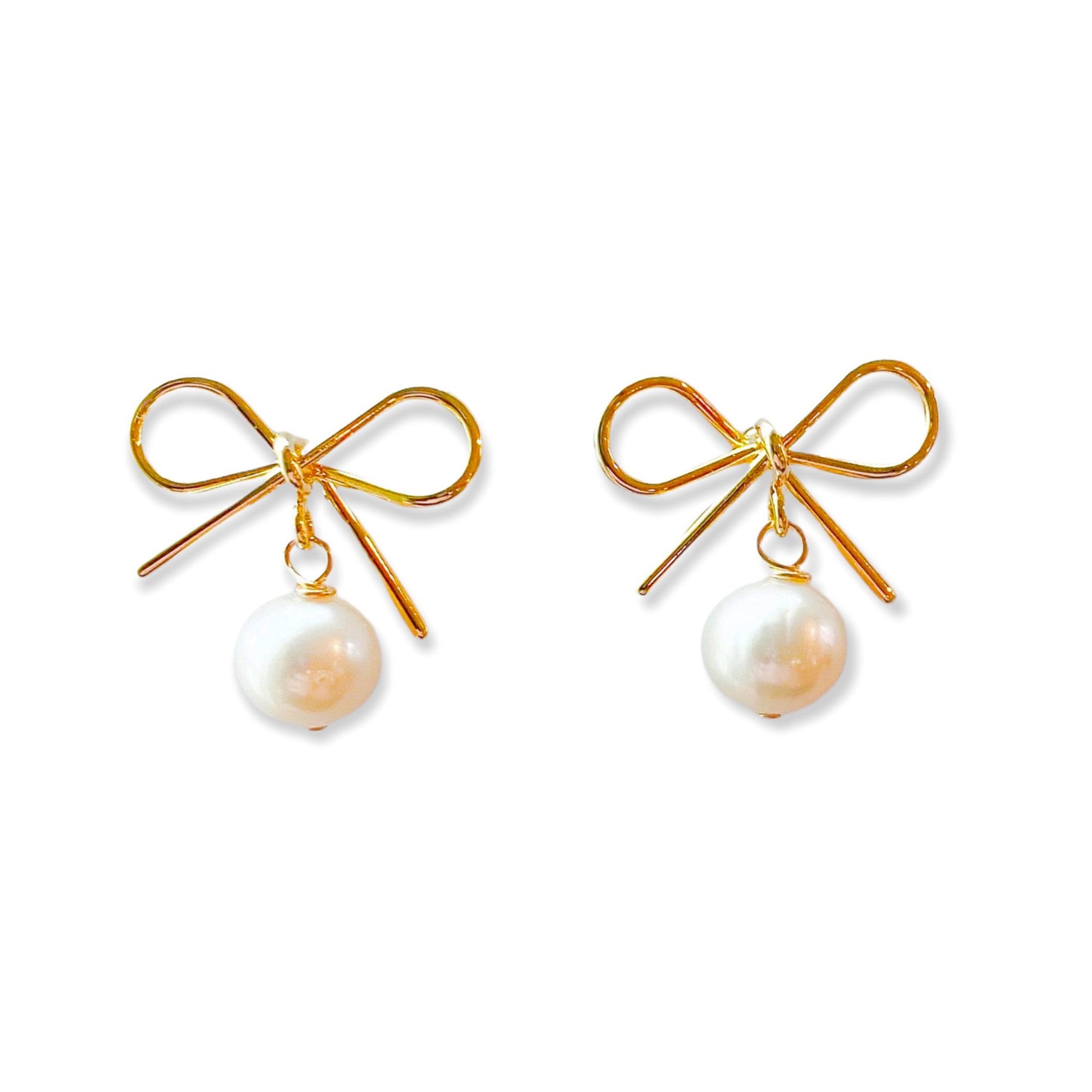 9mm Pearl & Round Diamond Post Earrings | Lee Michaels Fine Jewelry
